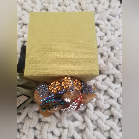 Gucci Rajah Tiger Head Resin Brooch/Multi-colored Embellished Crystals - Picture 6 of 8